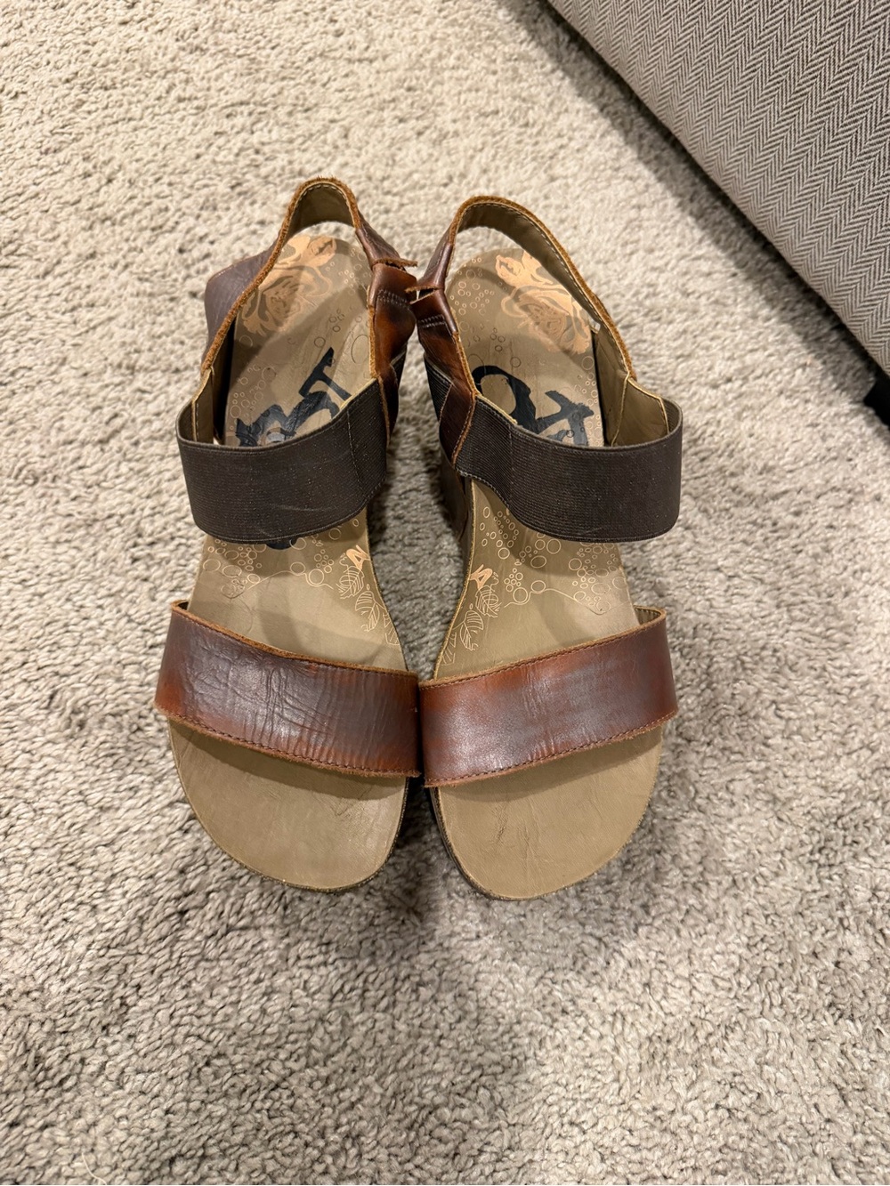 OTBT Women's Brown Leather Wedge Sandals